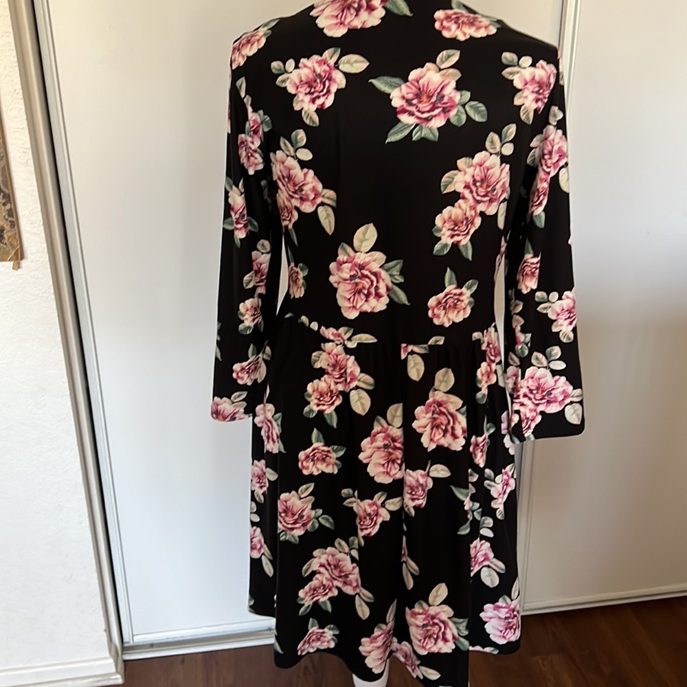Plant Gold Dress.   #634 - Picture 3 of 4